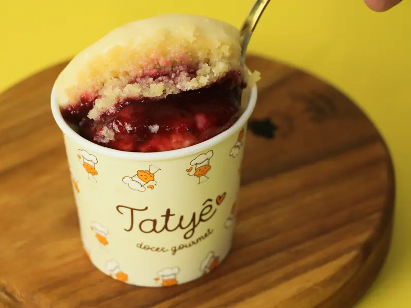 Sobremesas artesanais no copo, pudins e tortas da Tatyê